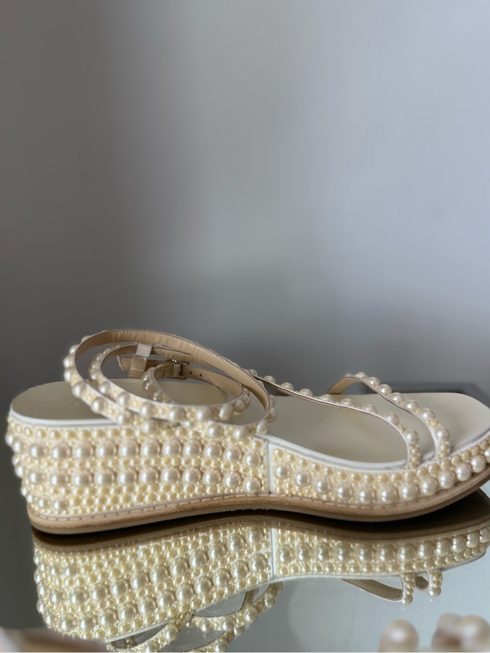 Jimmy Choo Drive Pearl-embellished Leather Espadrille Wedge Sandals 
$1,525 39.5 - Picture 12 of 15